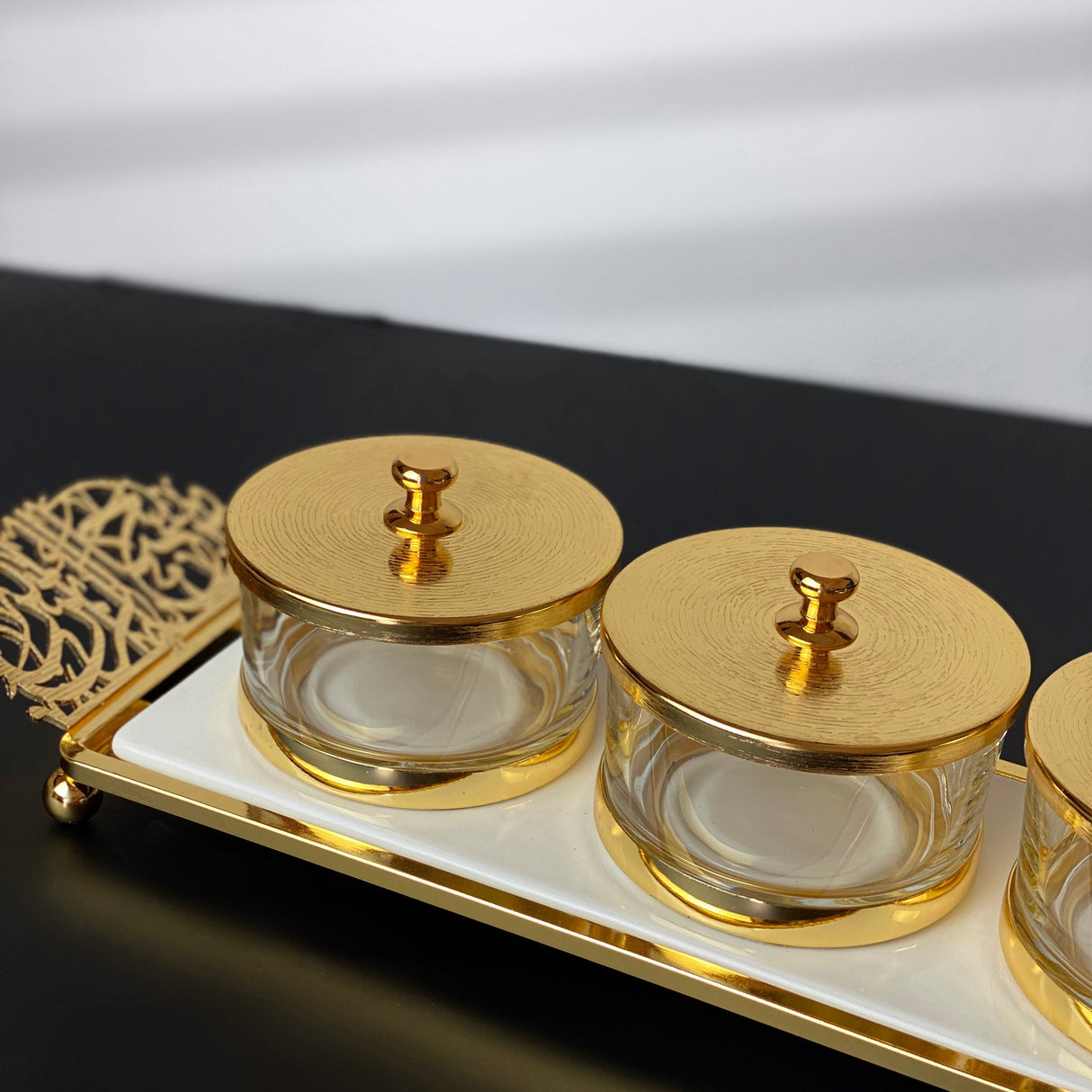 Limited Edition - Snack Serving set (4 Bowls)- White & Gold