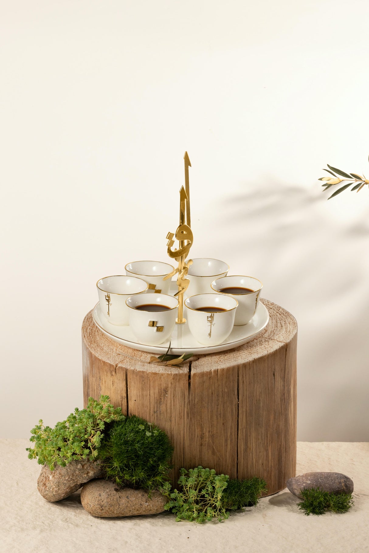 Liqa'a - Arabic Coffee Cups With Holder - Pearl White & Gold