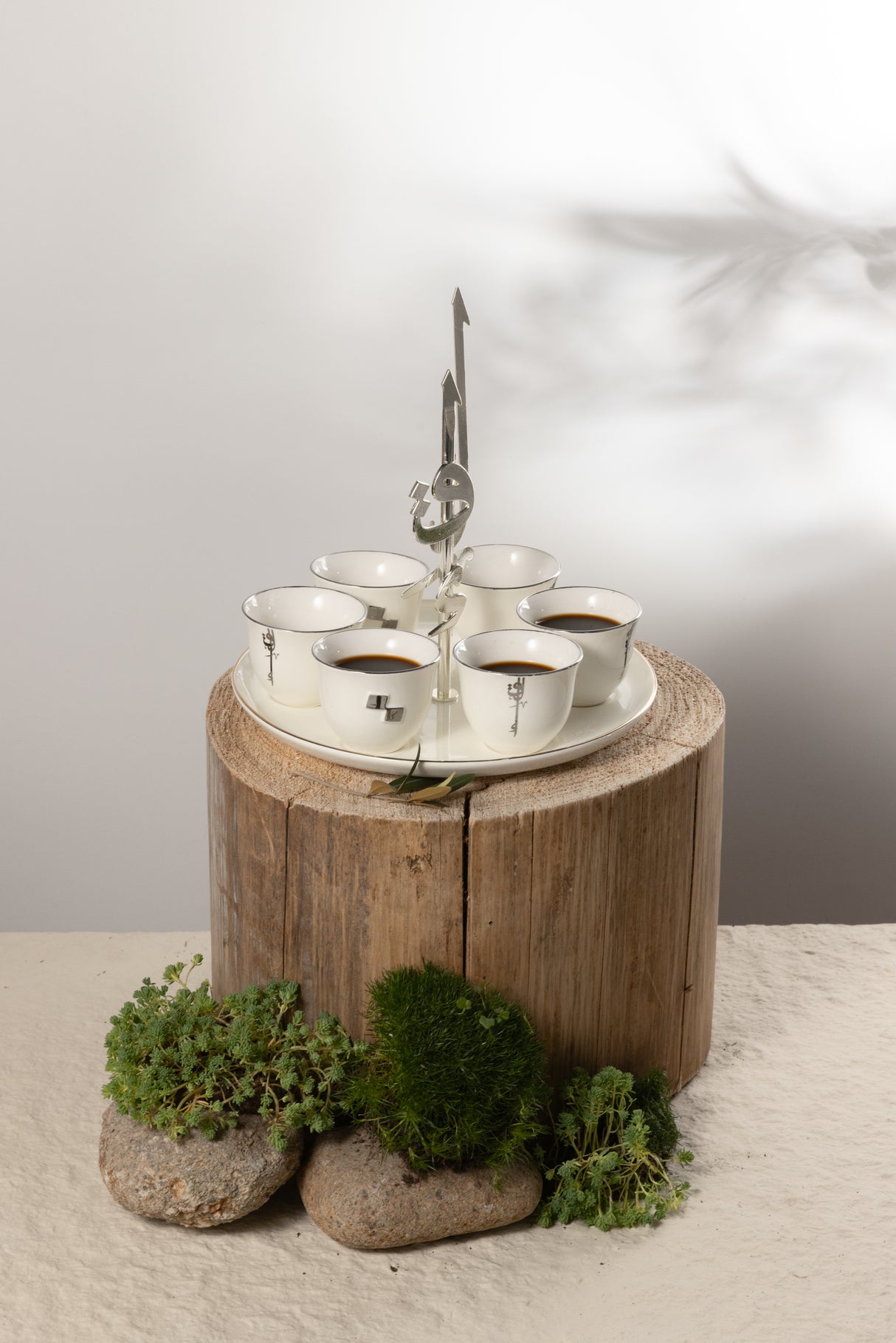 Liqa'a - Arabic Coffee Cups With Holder - Pearl White & Silver