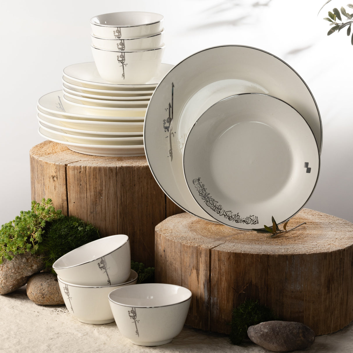 Liqa'a - Dinner Set (18-Pc) - Pearl White & Silver