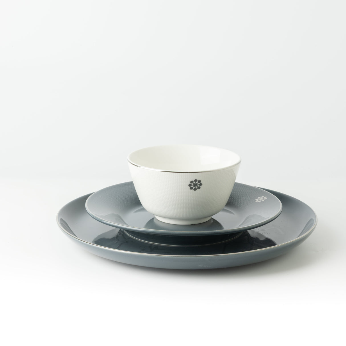 Mirral - Dinner Set (18-Pc) - Dark Blue & Silver