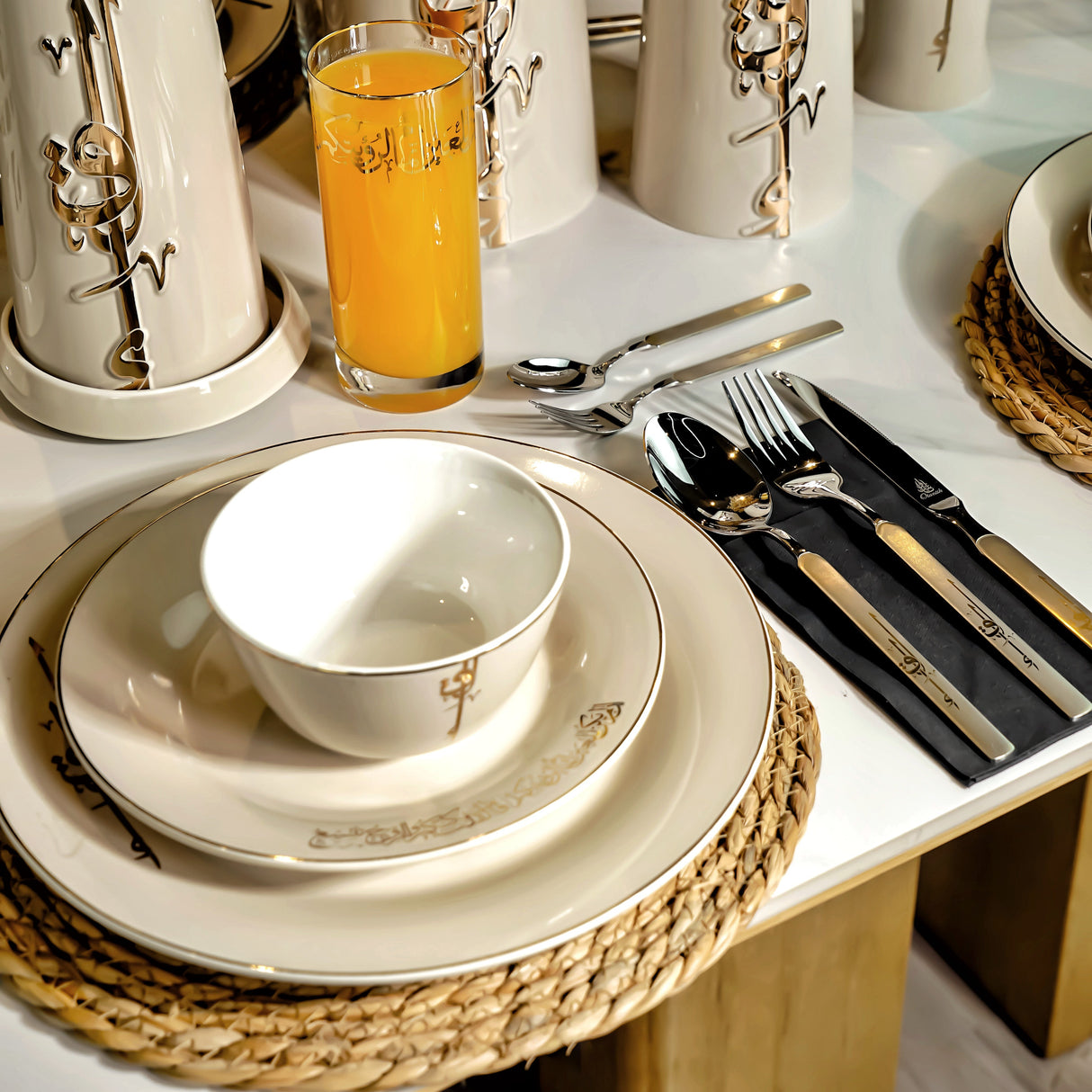Liqa'a - 30pc Flatware Set - Silver & Gold
