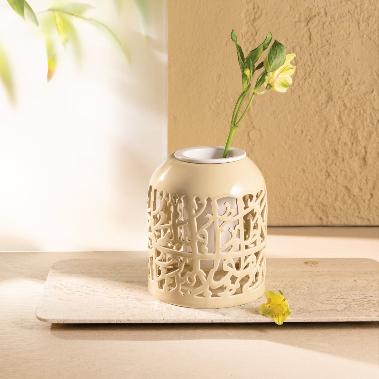 Jiwar - Medium Decorative Vase - Ivory & Gold