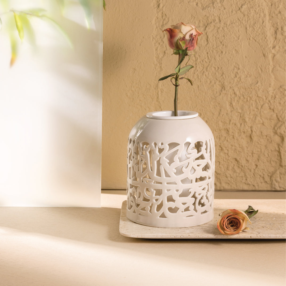 Jiwar - Medium Decorative Vase - Beige & Gold