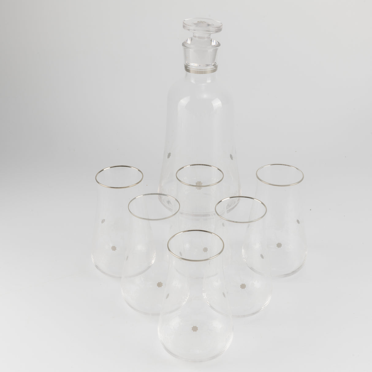 Nourhan - Jug with 6 Tall glass cups - Silver