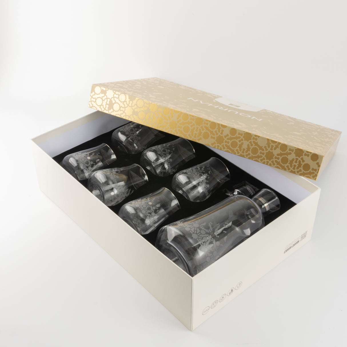 Nourhan - Jug with 6 Short glass cups - Silver