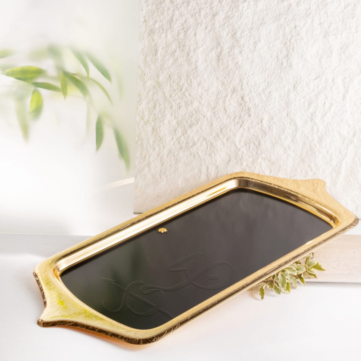 Jiwar - Serving Tray - Black & Gold