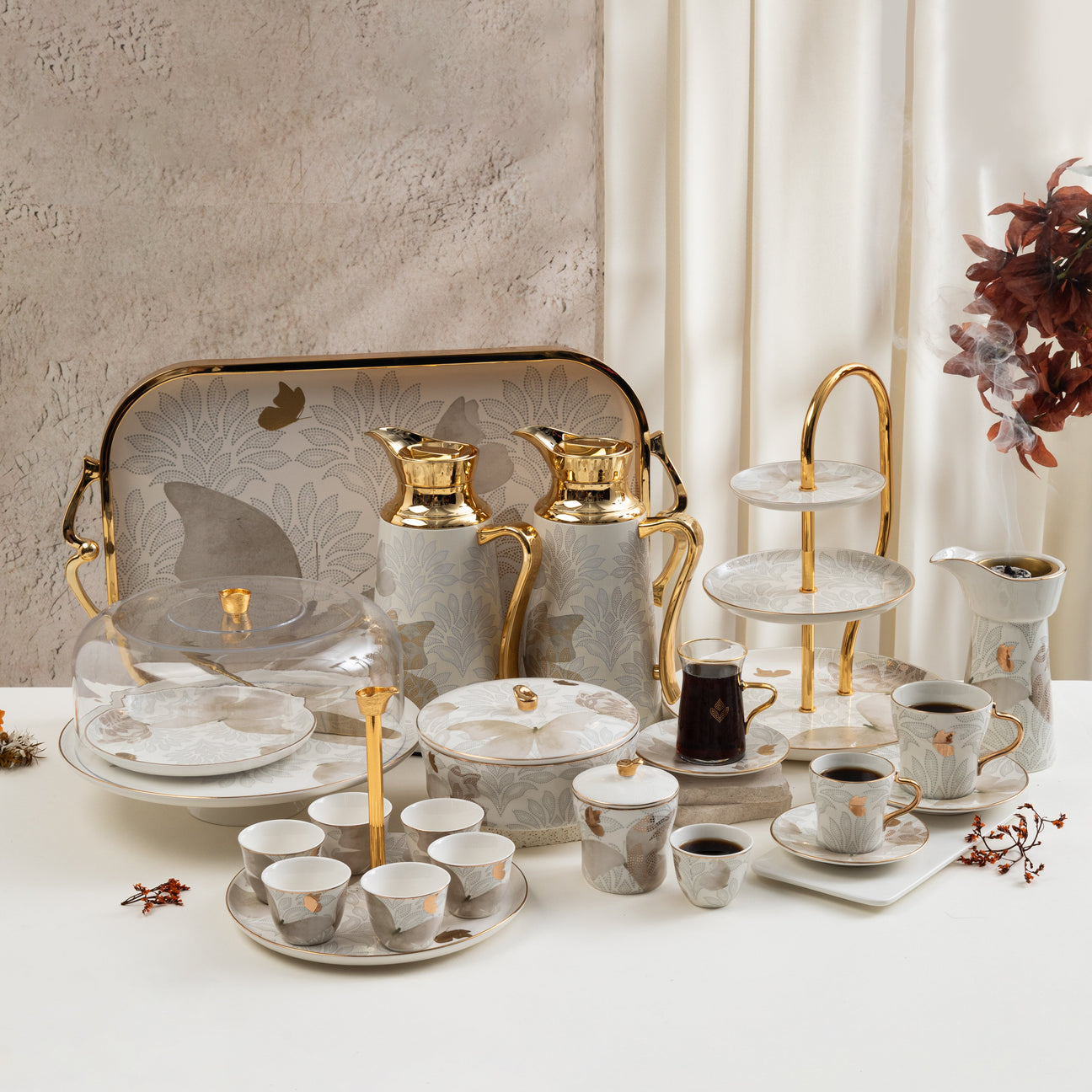 Veloura in Brown & Gold