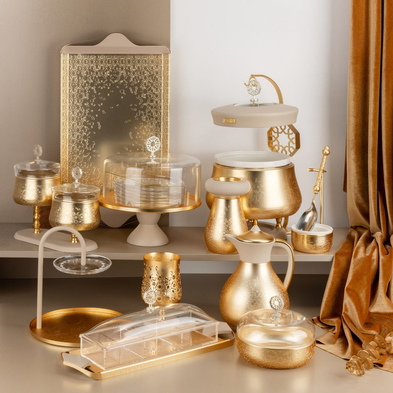 Nourhan in Gold & Beige