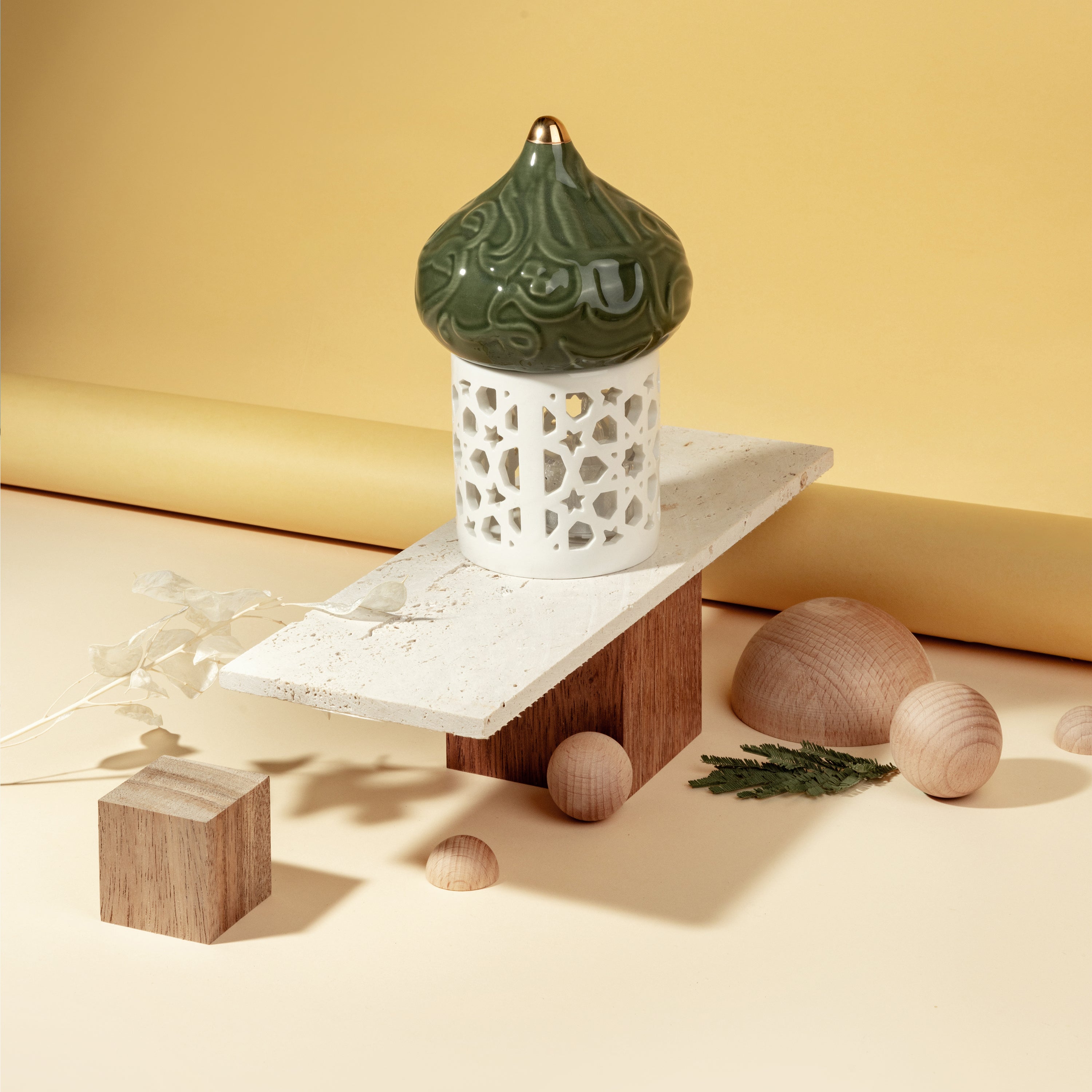 Candles & Lantern Holder – Otantik Home