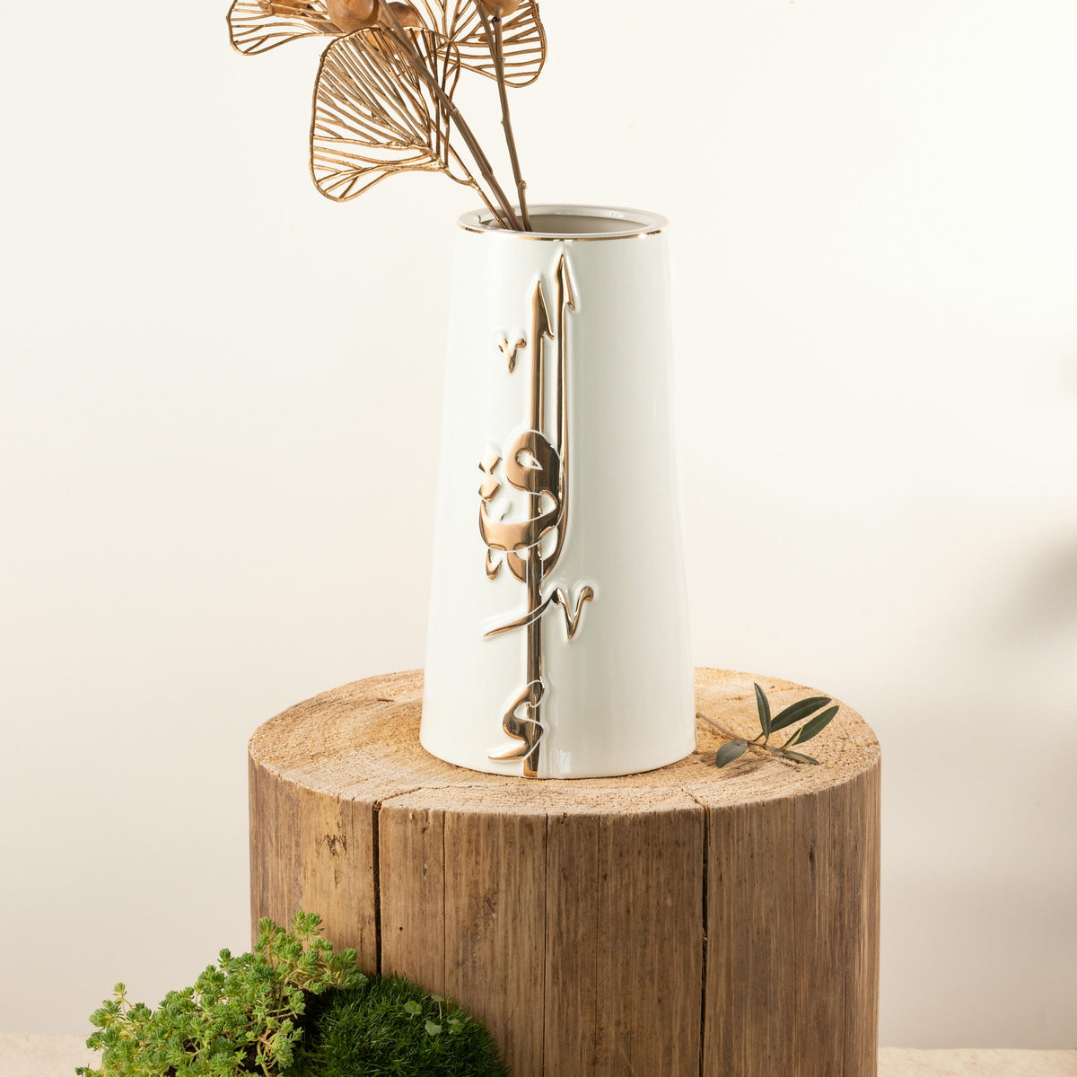 Liqa'a - Large Decorative Vase - Pearl White & Gold