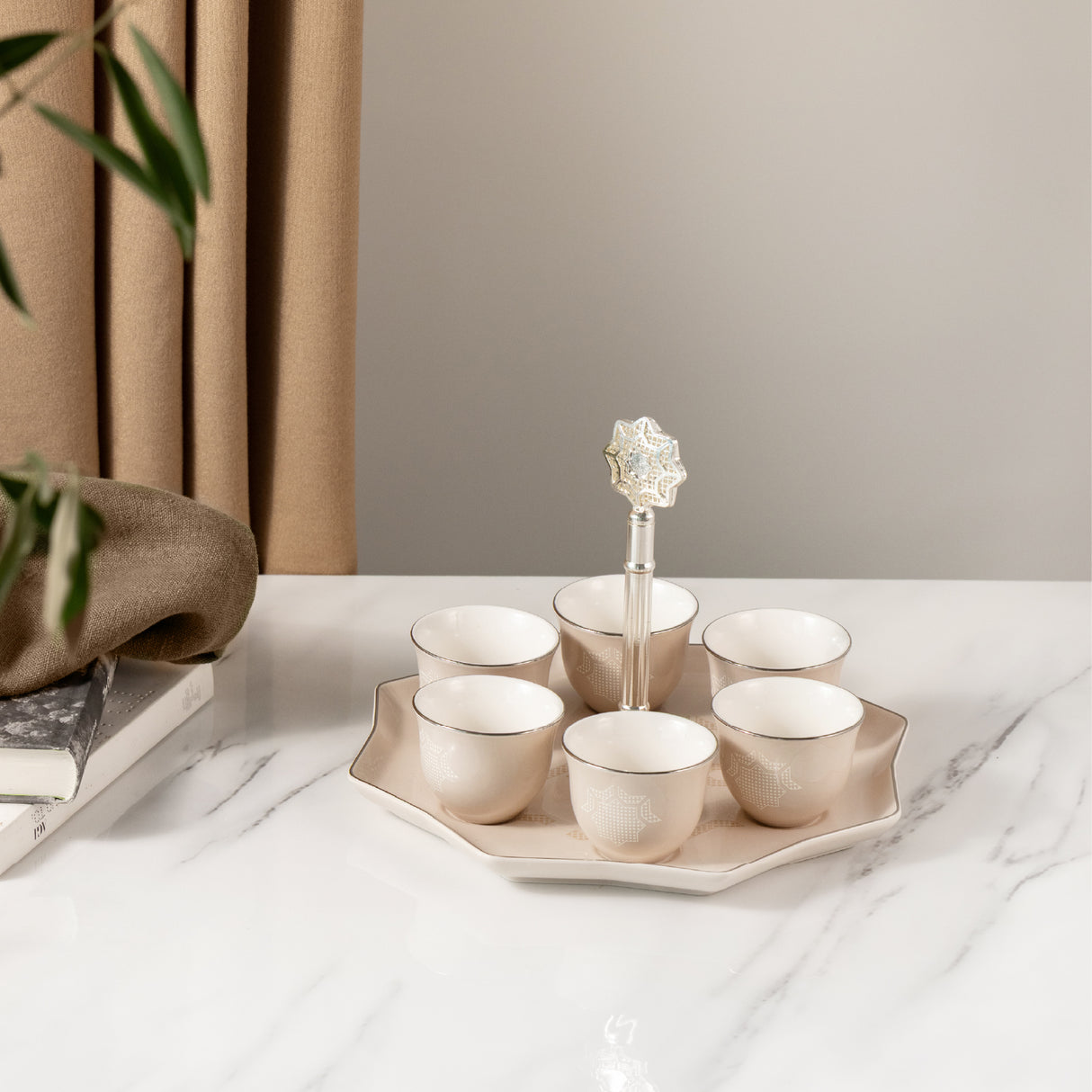 Octara - Arabic Coffee Cups With Holder - Beige & Silver