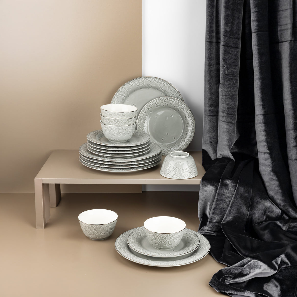 Nourhan - Dinner Set (18-Pc) - Grey & Silver