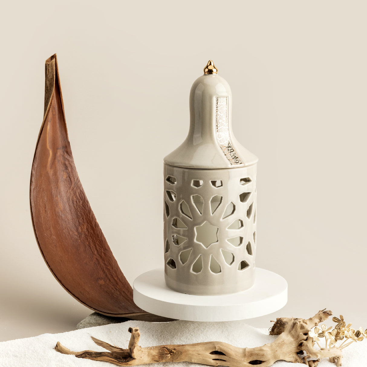 Luxury Noor- Medium Lantern Candle Holder - Beige & Gold