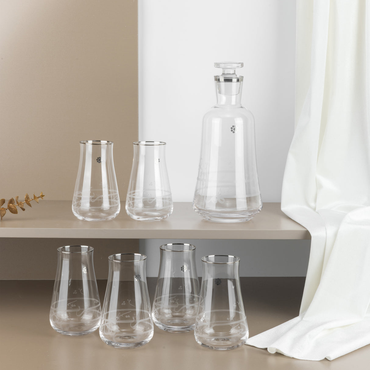 Mirral- Jug with 6 Tall glass cups - Silver