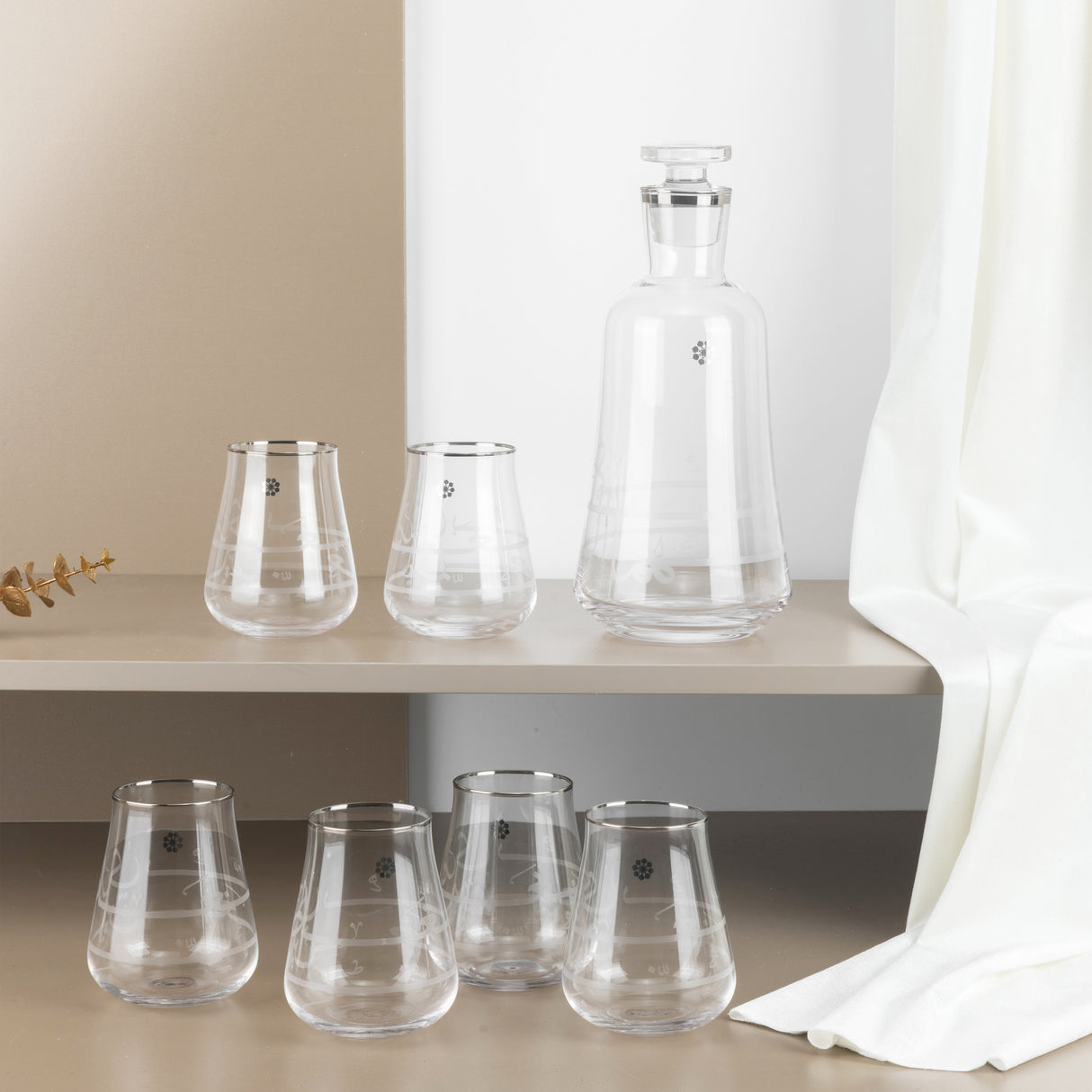 Mirral- Jug with 6 Short glass cups - Silver