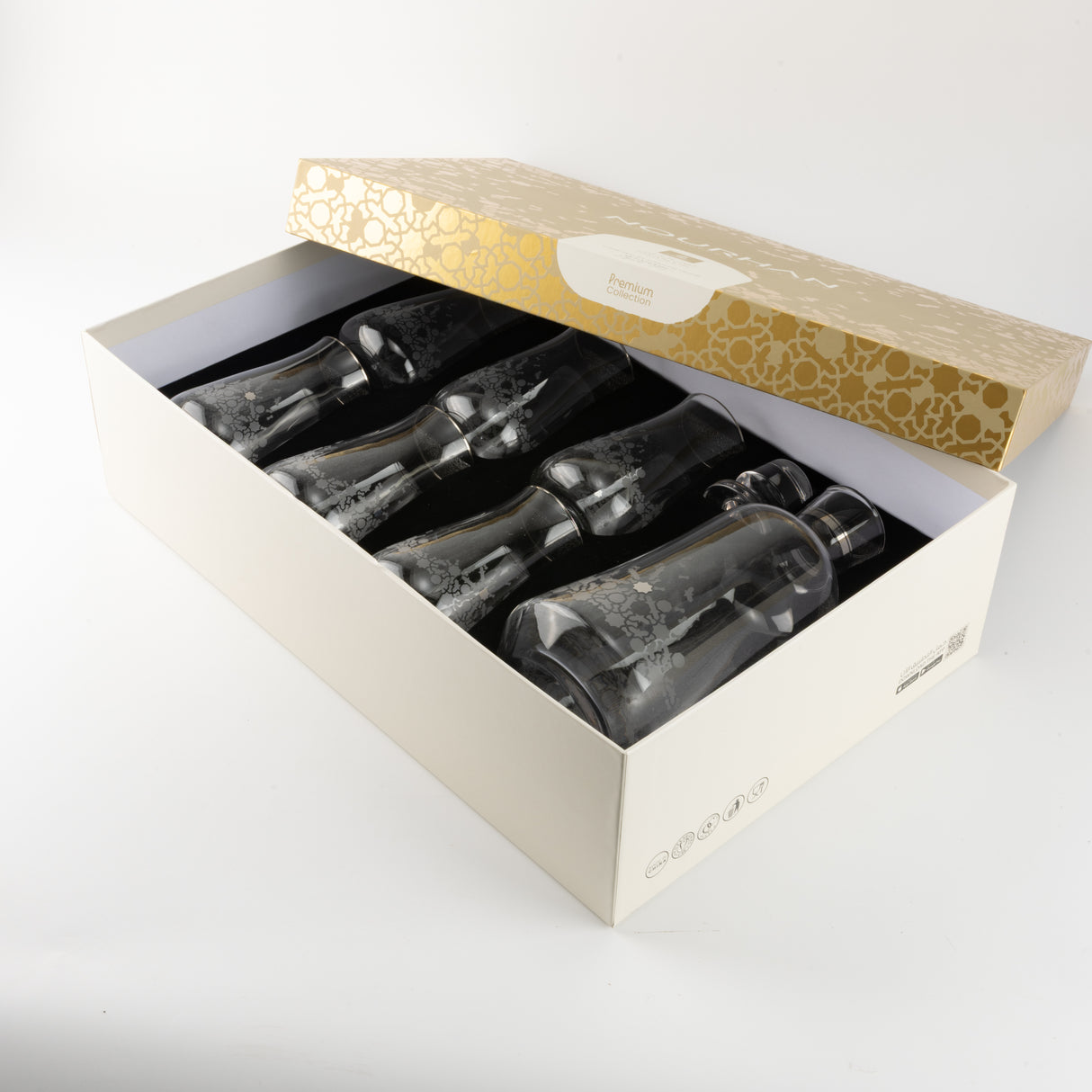 Nourhan - Jug with 6 Tall glass cups - Silver