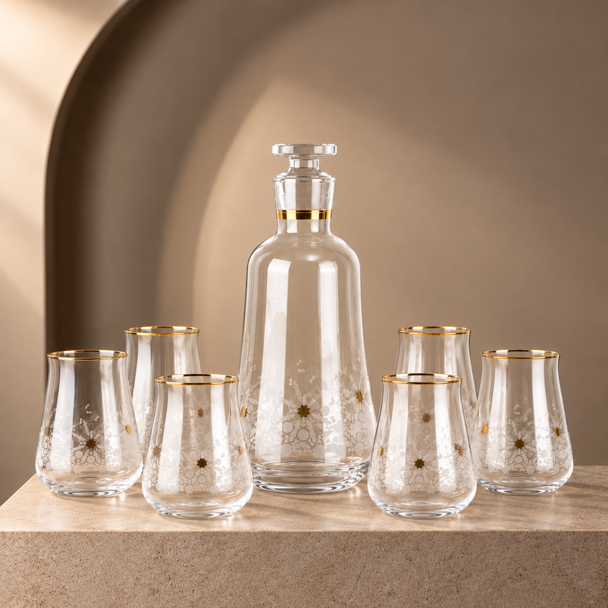 Nourhan - Jug with 6 Short glass cups - Gold